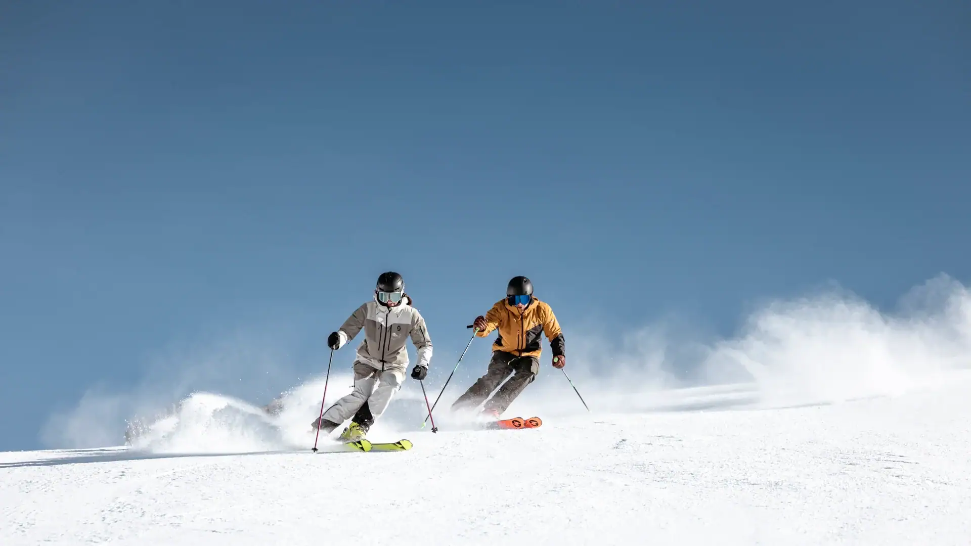 Aktivurlaub in den Tiroler Wellnesshotels mit Skifahren und Wellness Enjoy.