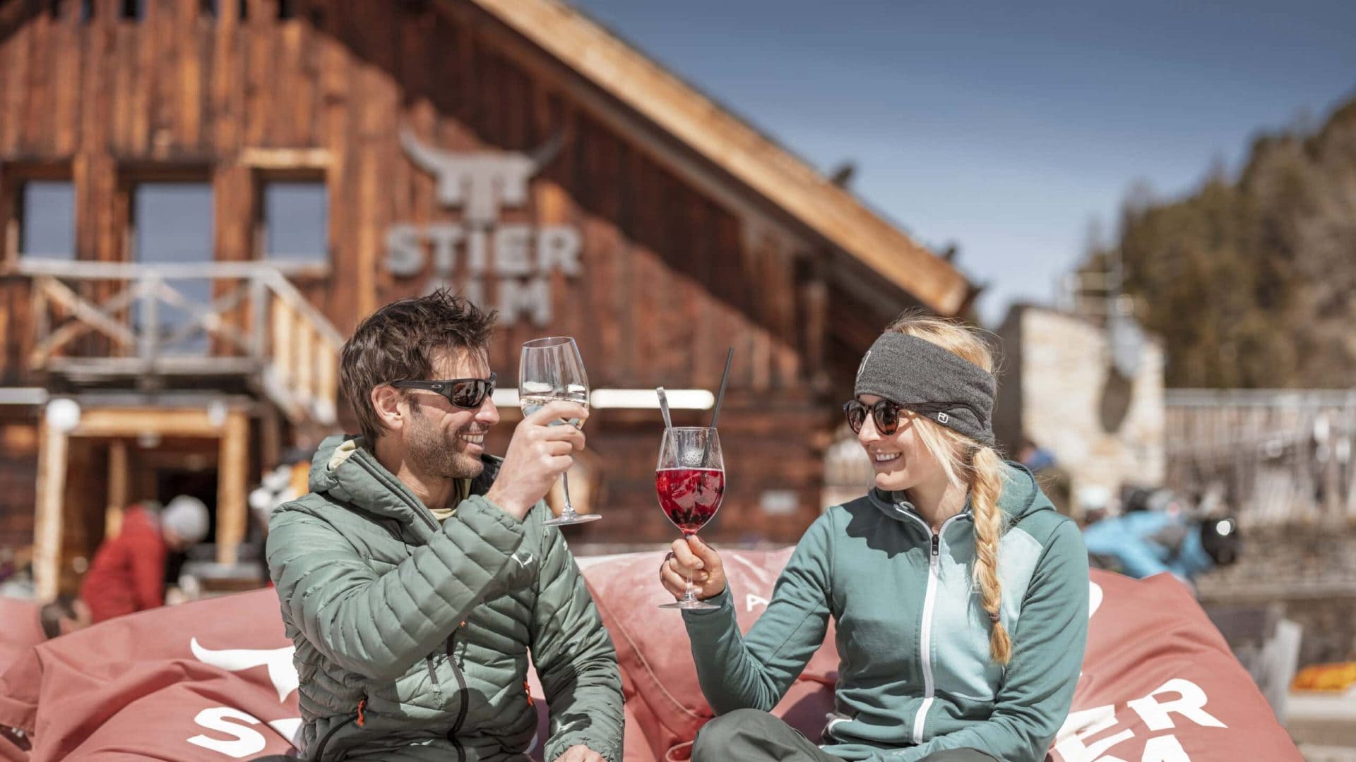 Genießen Sie Wellness, Sauna und atemberaubende Berge in Tiroler Wellnesshotels.